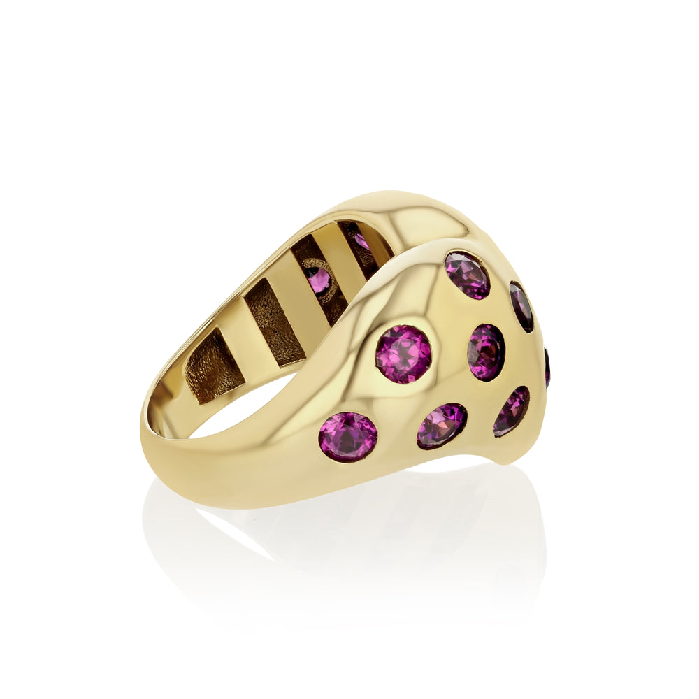 Rachel Quinn Jewelry Chubby Heart Ring in yellow gold with inlay rhodolite garnets polka dots side view.