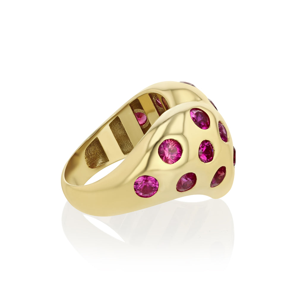 Rachel Quinn Jewelry Chubby Heart Ring in yellow gold with inlay magenta sapphire polka dots side view.