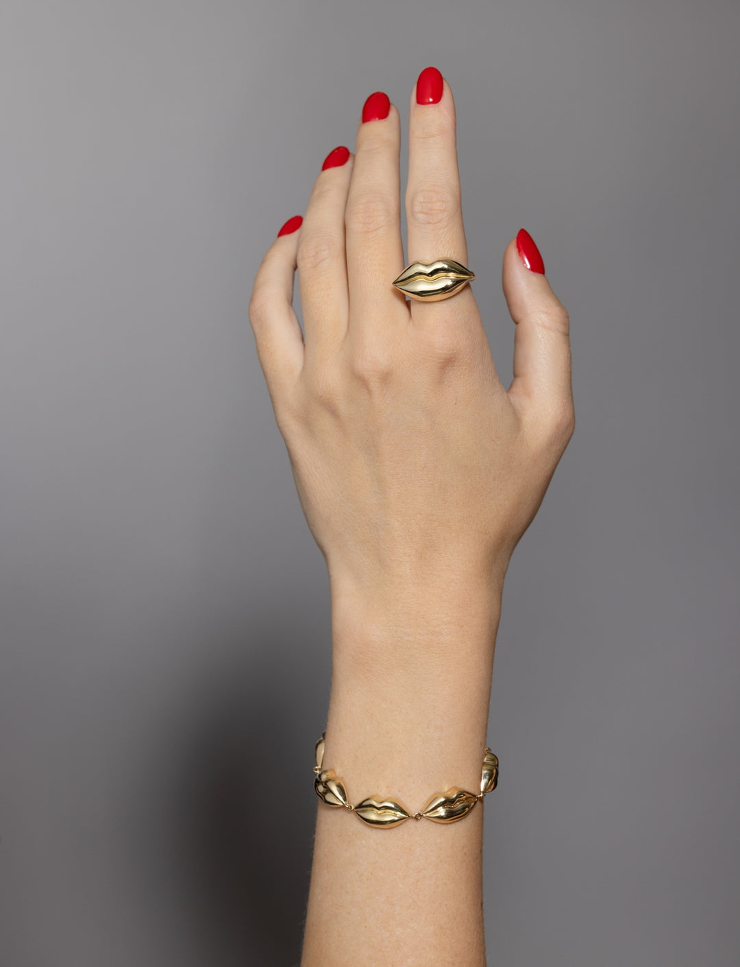 Mega Kiss Ring